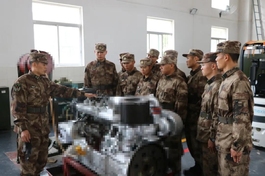 新潮广场水兵舞风采