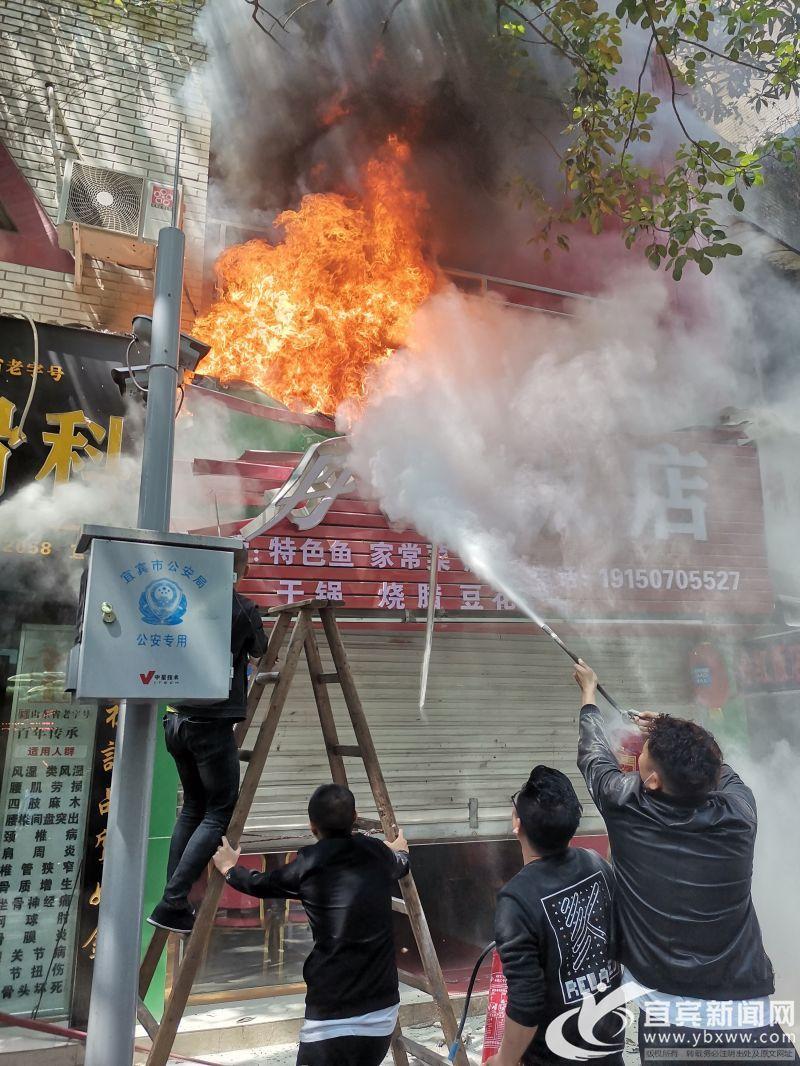 邻居何东最新动态揭秘，精彩资讯不容错过！