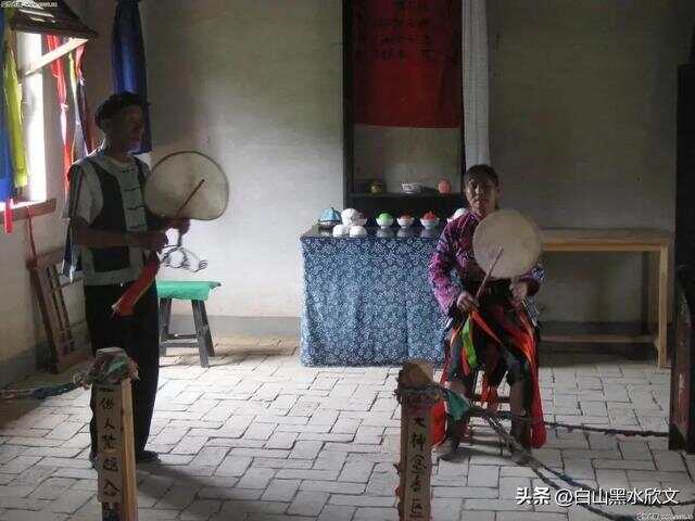 东北传统祭祀仪式“跳大神”搬杆子表演新篇章揭晓